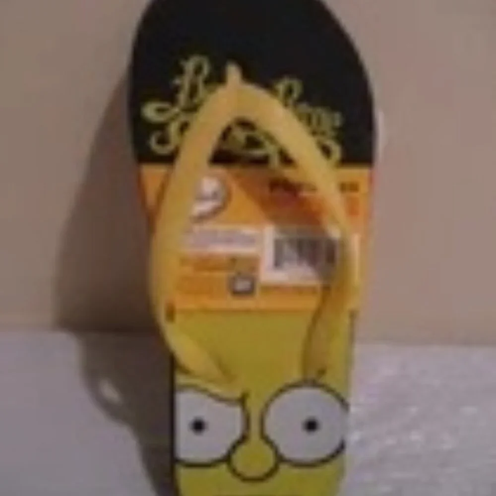 THE SIMPSONS boys flip flops (sandals) size m 12-13 new with tags